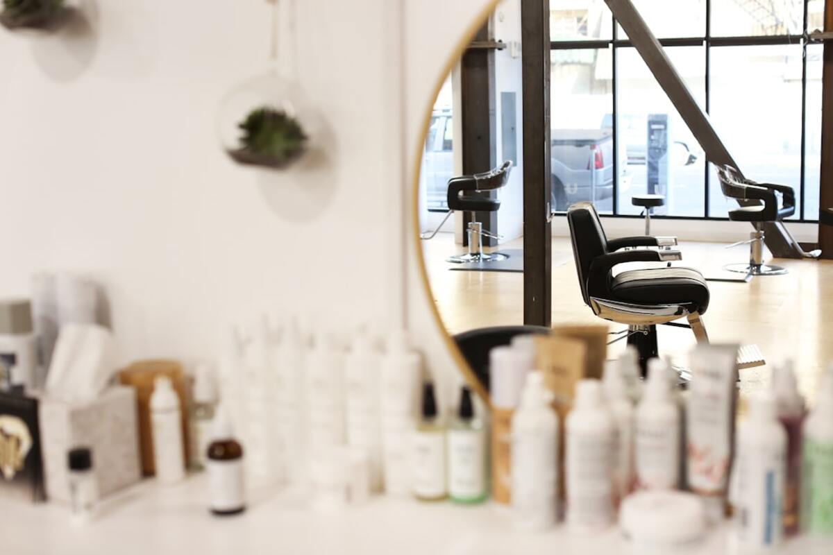 Heat-Activated Lamellar Glaze: The 8‑Second Route to Luminous, Frizz-Less Hair