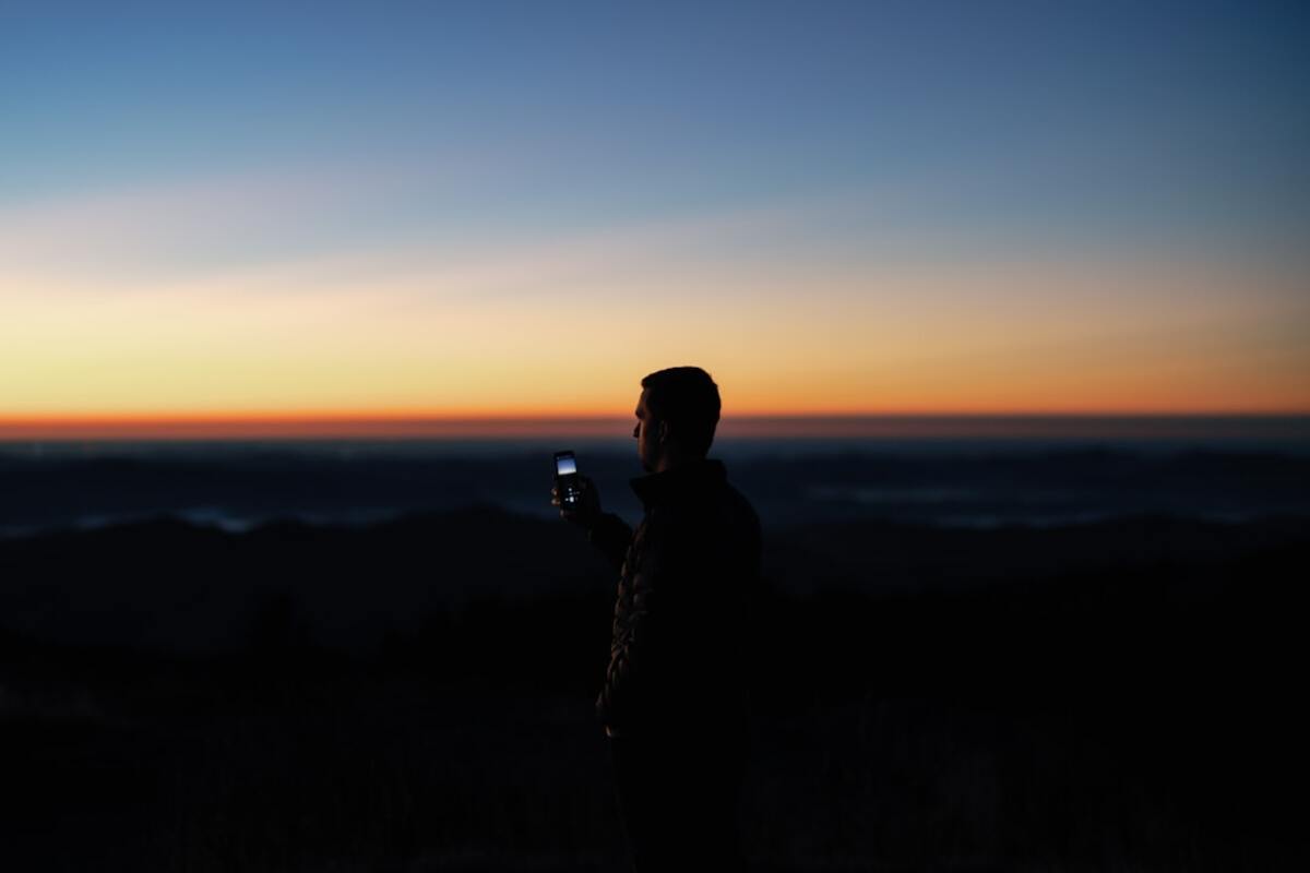 Sat-to-Phone Group Chats Are Coming: How Non‑Terrestrial Networks Will Make Dead Zones Social