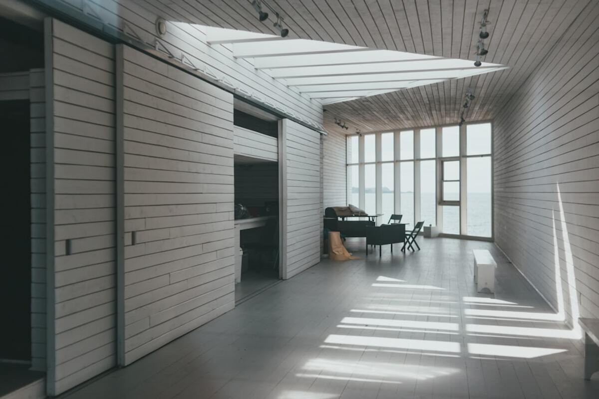 Seamless 48V Magnetic Track Lighting at Home: The Planning, Cost, and Styling Playbook